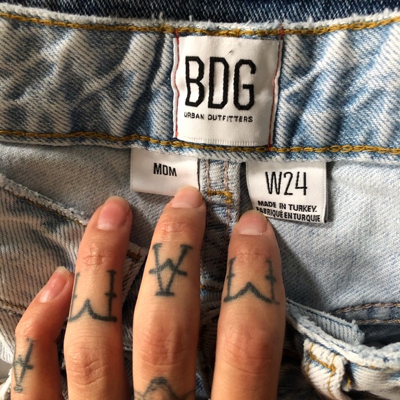 Mom Jeans Light Wash - BDG Urban Outfitters - Picture 3 of 5